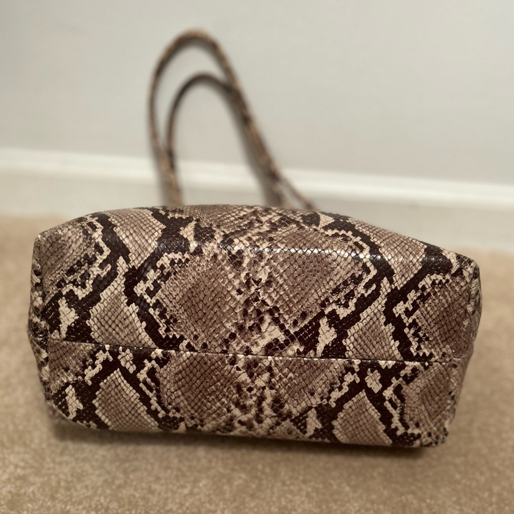 Designer Dooney & Bourke Snakeskin Pattern Cindy Tote Bag in Brown New - Picture 7 of 16